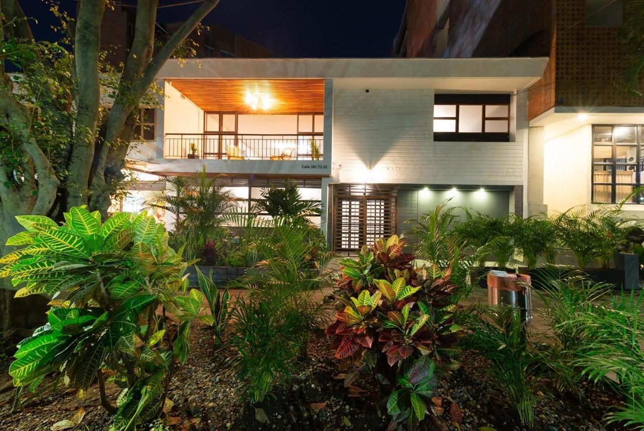Casa Mosaiko Primer Parque Laureles Medellin Exterior photo