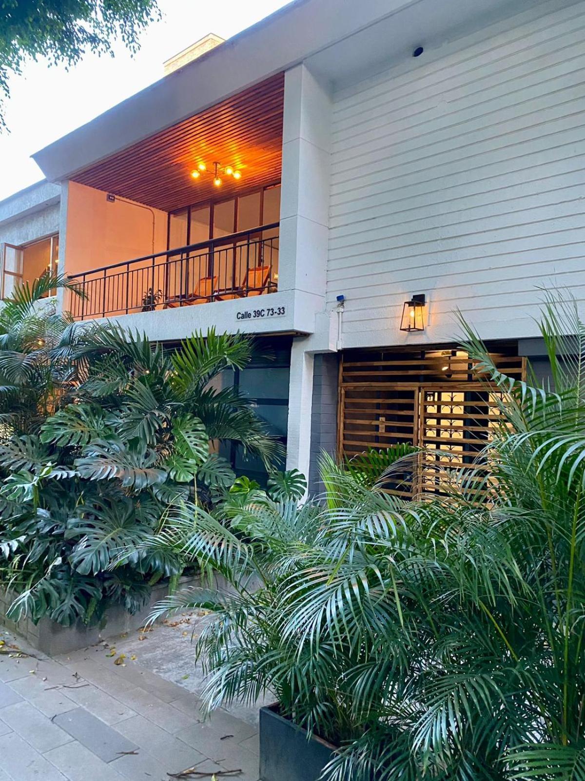 Casa Mosaiko Primer Parque Laureles Medellin Exterior photo